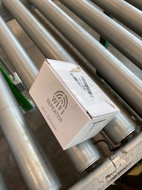 Photo 1 of *USED*
2025 WiFi Extender Signal Booster, WiFi Repeater Dual Band 5GHz/2.4GHz, 1200Mbps WiFi Booster with Ethernet Port Compatible for More Devices
