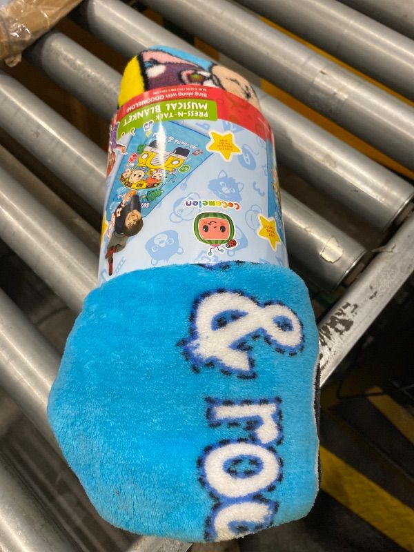 Photo 1 of *Minor Damaged*
CoComelon Musical Warm, Plush, Throw Blanket That Plays The Theme Song - Extra Cozy and Comfy for Your Toddler, Blue