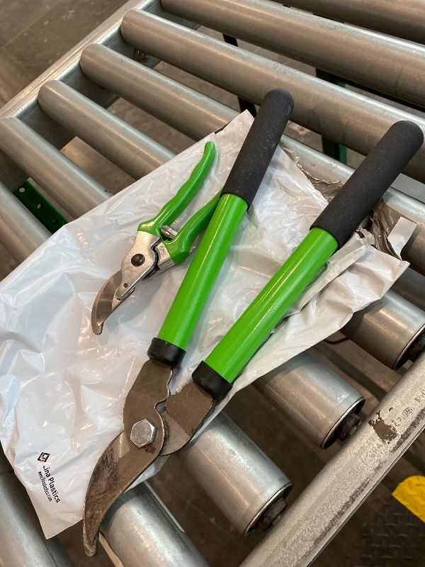 Photo 1 of *Minor Damaged*
Pro Pruning Shears - Heavy Duty Garden Shears with SK-5 Steel Blades, Ergonomic Non-Slip Handle Tree Branch Cutter & Flower Arranging Tool