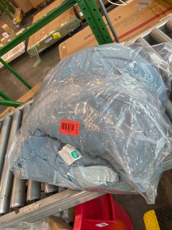 Photo 1 of *USED*
Bedsure Full Size Comforter Set, Reversible Blue Soft Prewashed Bedding for All Seasons, 3 Pieces Warm Down Alternative Bed Set, 1 Lightweight Comforter (82"x86") and 2 Pillowcases (20"x26")