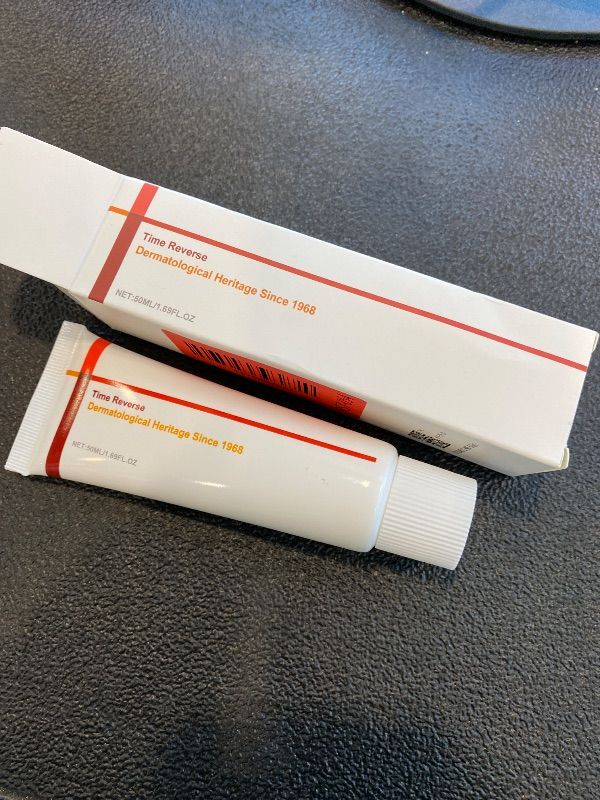 Photo 1 of *PARTIAL SET - ONLY 1 Box*
2 Pcs Retinol Wrinkle-Reducing Face Cream with Centella Asiatica, Time Reverse Cream Firming & Hydrating Moisturizer to Repair Skin Barrier, For All Skin Types (50ml/1.69 Fl Oz) (2)