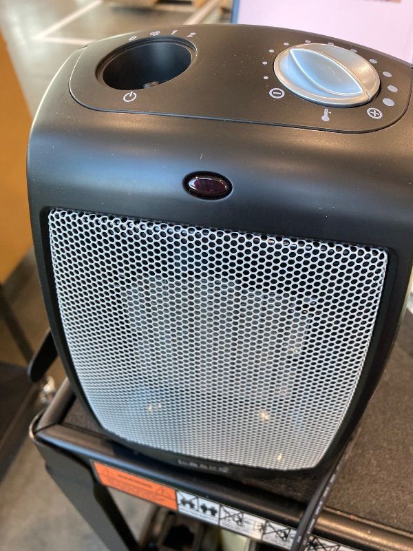 Photo 1 of *MINOR DAMAGE - USED*
Lasko CD09250 Ceramic Adjustable Thermostat Tabletop or Under-Desk Heater, 9 Inches High, Black