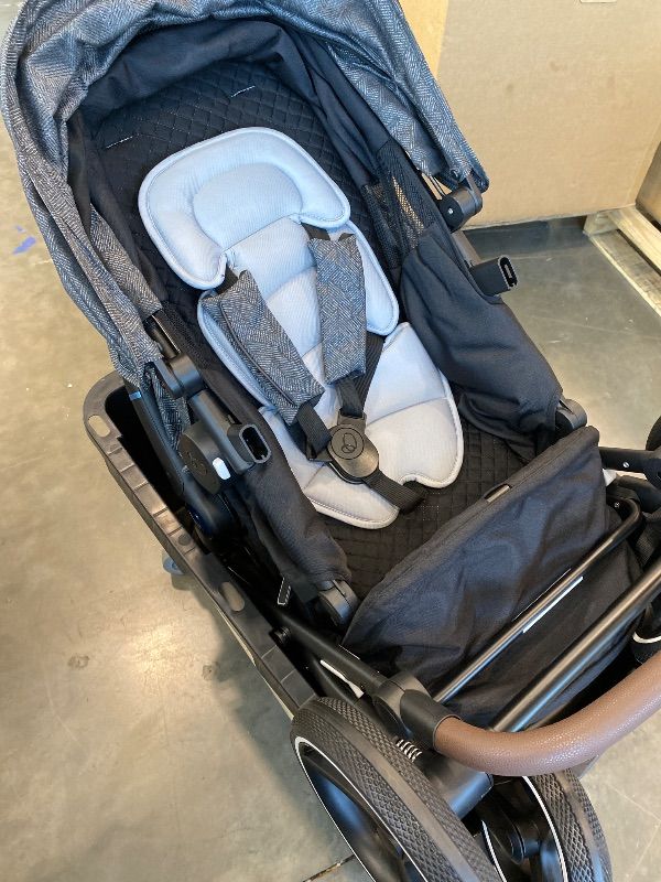 Photo 1 of *USED*
Evenflo Shyft Intuiti+ Travel System Featuring Revolve180 LiteMax™ NXT Rotating Rear-Facing Lightweight Preemie and Infant Car Seat with SensorySoothe 3-30 lbs. (Angler Tweed)