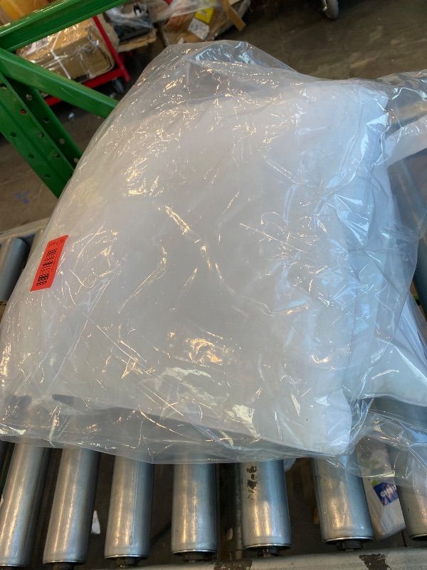 Photo 1 of *USED*
MCWPHLS 16x16 Outdoor Pillow Inserts Set of 4 Small Size Waterproof Square White DecorativeThrow Pillow Inserts for Indoor Couch Sofa Beds Cushions Outdoor Patio Furniture Cushions