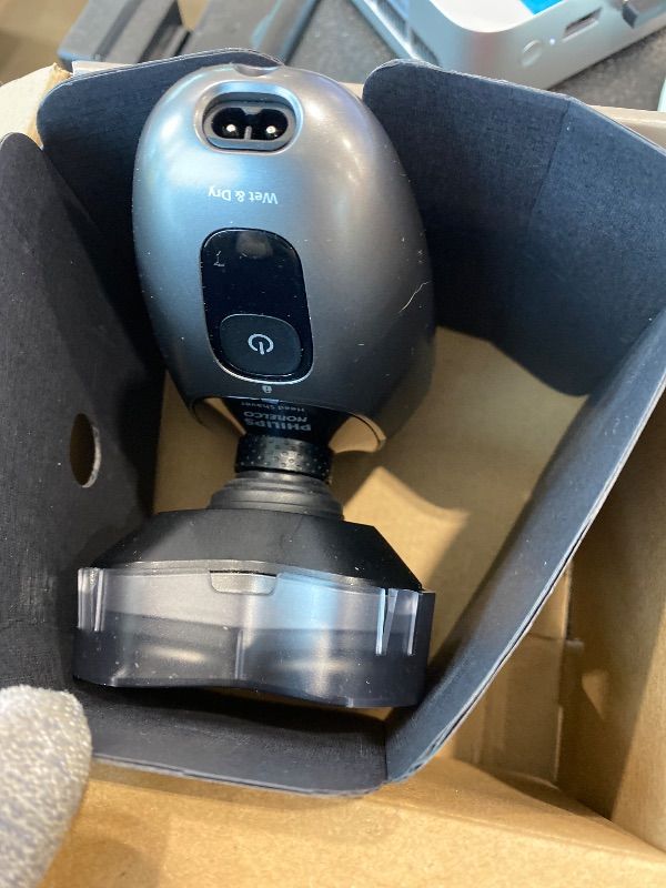 Photo 1 of *MINOR DAMAGE - USED*
Philips Norelco Head Shaver Pro 7000 Series - Skull Shaver for Men and Women, 360° Flexing Head & ComfortCut Blades for Clean Shave, Gentle on Skin, Model HS7980/40