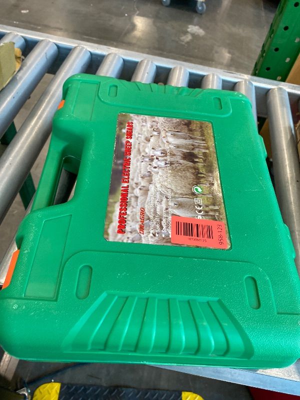 Photo 1 of *USED*
Dragro 1000W Electric Sheep Shears, Professional Sheep Clippers, Animal Grooming Clippers for Horse Alpacas Goats, Farm Livestock Shearing Machine-Grooming Kit Animal Hair Cutting