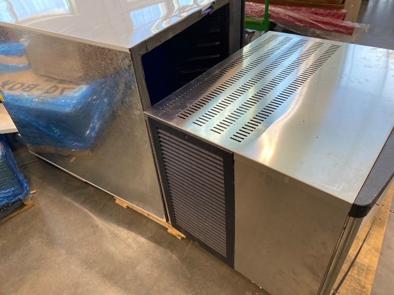 Photo 1 of **MAJOR DAMAGE**
Towallmark Commercial Ice Maker Machine 550Lbs/24H, Industrial Ice Machine, 440Lbs Storage, Ice Ready in 8-15 min, Stainless Steel Ice Maker for Bar/Cafe/Restaurant/Business