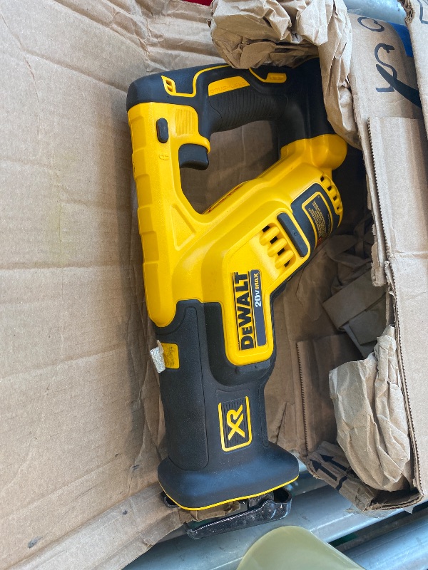 View 3 of [SOLD FOR PARTS] DEWALT 20V MAX XR Brushless Reciprocating Saw