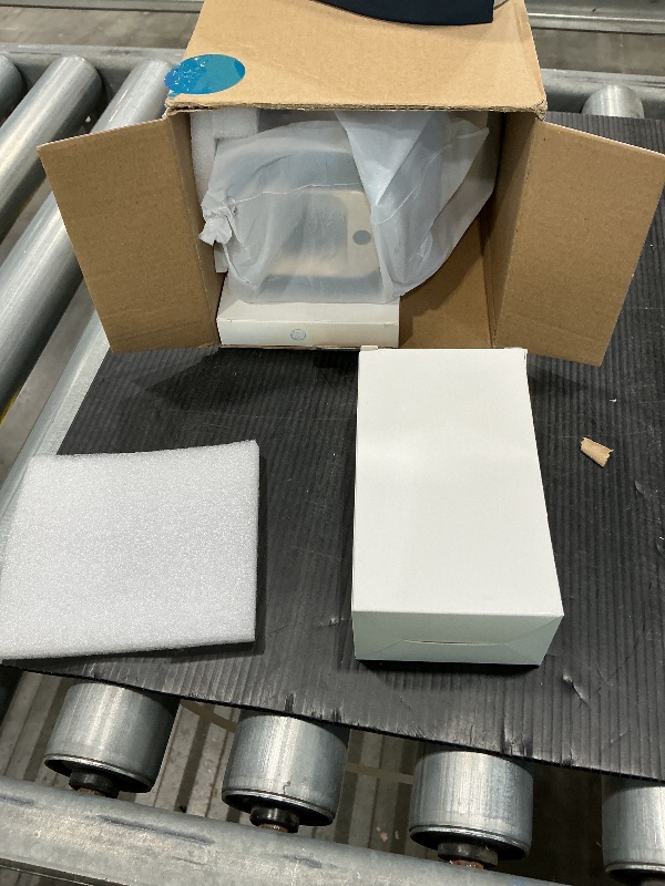 Photo 1 of ?Auto Focus and 1080P?Magcubic Mini Smart Projector with 4K Support