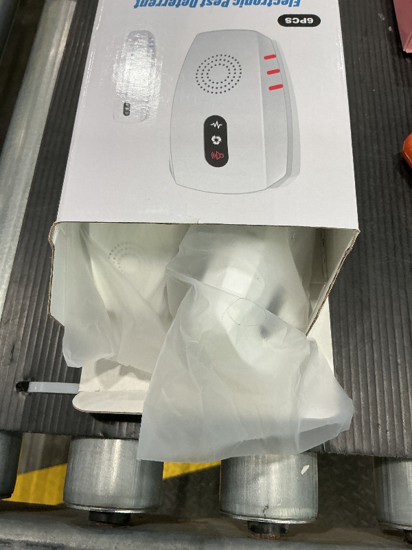 Photo 1 of ***SEE CLERK COMMENTS*** 2025 Upgraded Ultrasonic Pest Repellent Indoor Insect Repeller, Pest Control, Repellent Roach, Mouse, Bugs, Mosquito, Mice, Spider, Ant, Rodent Repellent Ultrasonic Plug in, 3 Mode Switching, 6 Packs