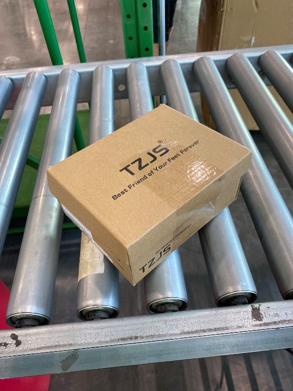 Photo 1 of *USED*
TZJS Girls Boys Sandals Kids Closed Toe Outdoor Hiking Sandal Lightweight Athletic Adjustable Straps Summer Shoes for Toddler/Little Kid(Black,6.5)