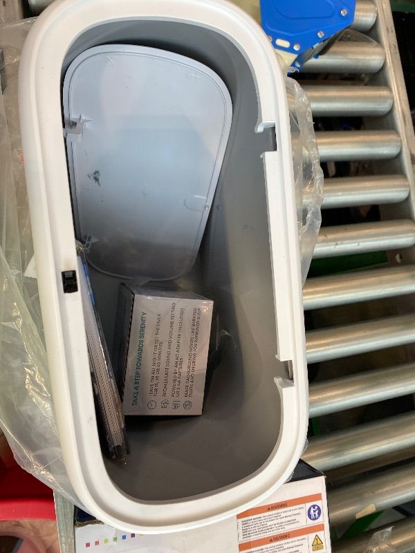 Photo 1 of ***BROKEN LID*** Sooyee 10 Liter Rectangular Plastic Trash Can Wastebasket with Press Type Lid,2.4 Gallon Garbage Container Bin for Bathroom,Powder Room,Bedroom,Kitchen,Craft Room,Office (Cream White)