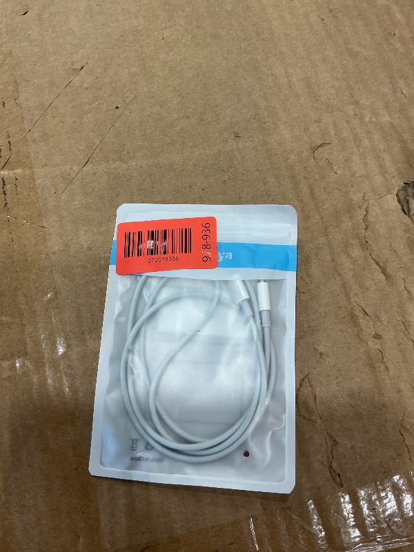 Photo 1 of (Apple MFi Certified) iPhone AUX Cord,Lightning to 1/8 Inch Audio Cable,3.3ft, Headphone Jack Adapter Male Aux Stereo Audio Cable Compatible for iPhone 14/13/12/11/XR/X/8/7 (White)