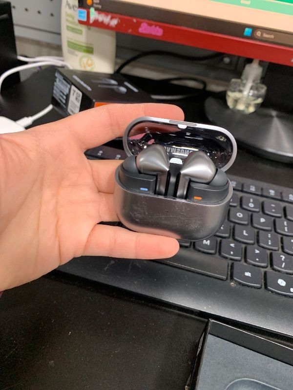 Photo 1 of Samsung Galaxy Buds 3 Pro AI True Wireless Bluetooth Earbuds, Noise Cancelling, Sound Optimization, Redesigned Comfort Fit, Silver [US Version, Amazon Exclusive, 2Yr Warranty]