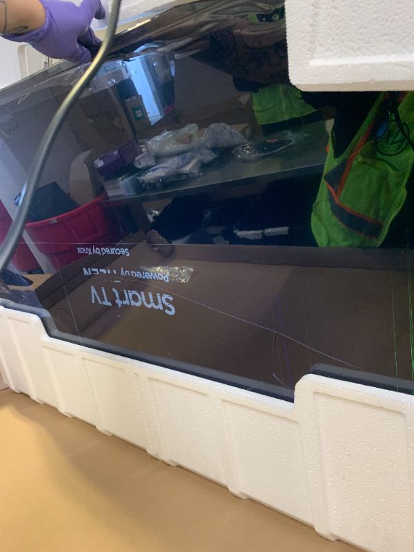 Photo 1 of Samsung 50-Inch Class Crystal UHD U8000F 4K Smart TV (2025 Model) Endless Free Content, Crystal Processor 4K, MetalStream Design, Knox Security, Alexa Built-in
////FOR PARTS ONLY////