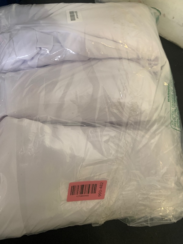 Photo 1 of Dailyset 6-Pack White Round Tablecloths, 120 Inches, Stain-Resistant Polyester for 5-6 Ft Round Tables - Washable Table Covers for Weddings, Banquets, Birthday, Parties, Events