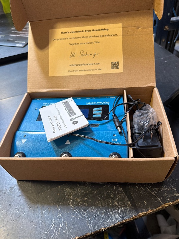 Photo 1 of TC-Helicon VOICELIVE PLAY 3-Button Vocal Effects Stompbox with Looping