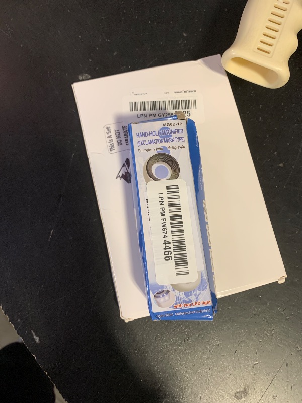 Photo 1 of 1 PCS 40X Handheld Magnifier Magnifying Glass Loupe Lens for Reading Jewelry Watch Repair Tool with 2 LED Light