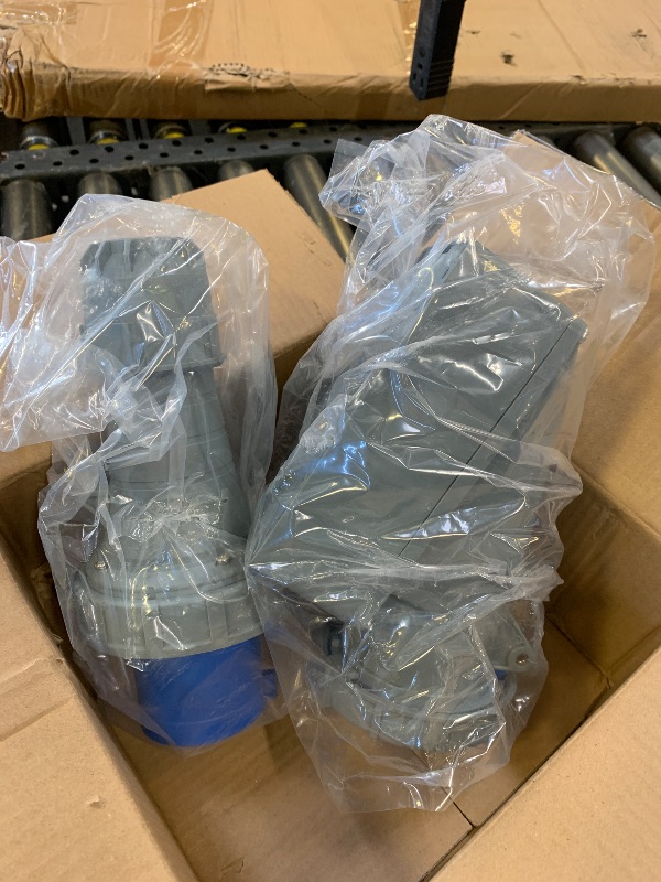 Photo 1 of 1Set IEC60309 3Phase Industrial Connector Plug Receptacle, 3Pin 63Amp 200V-250V 2P+E 6H IP67 Waterproof Connector Power Connecting Industrial Surface Mounted Socket Set for Aviation and Industry