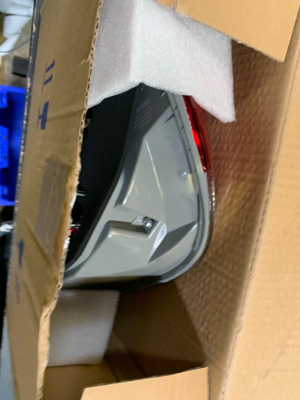 Photo 1 of Tail Lights Replacement for 2005 2006 Toyota Camry Rear Left Driver Side Tail Lamps TO2800155 8156006220