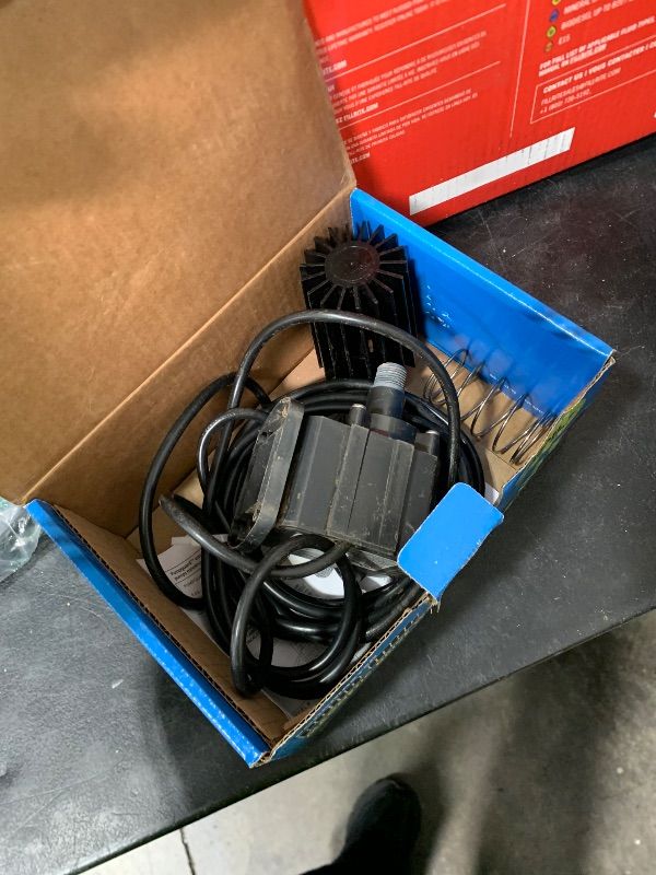 Photo 1 of Danner Manufacturing, Inc., Pondmaster 700 GPH Pond-Mag, Magnetic Drive Water Pump, 02527