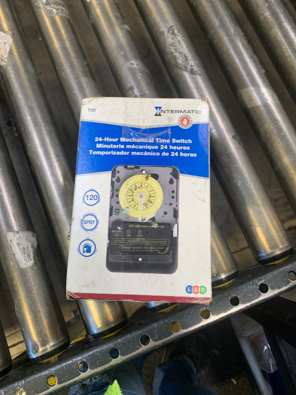 Photo 1 of Intermatic 20-Amp 24-Hour SPST 1-Circuit Digital Time Switch DT101