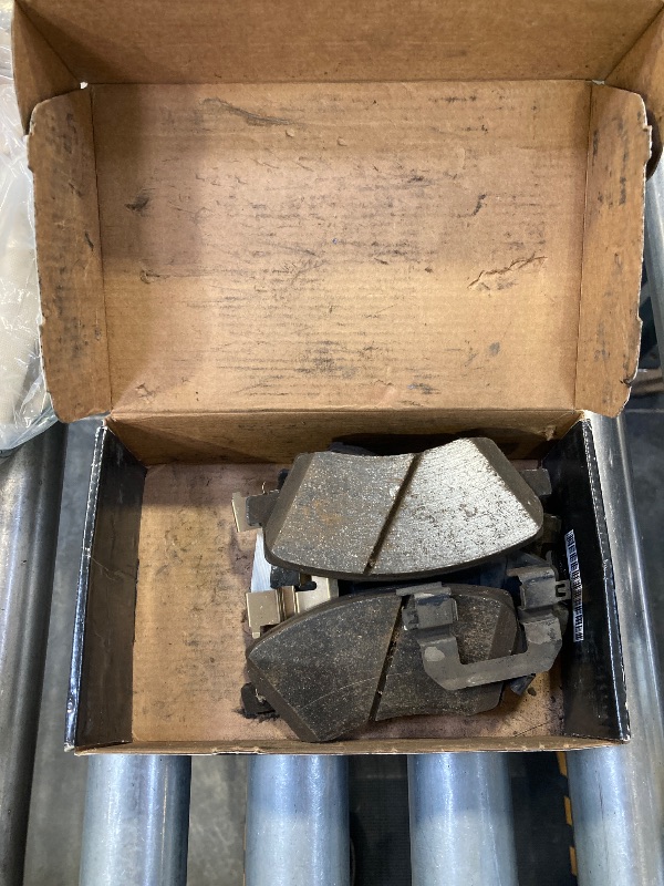 Photo 1 of BOSCH BC1543 QuietCast Premium Ceramic Disc Brake Pad Set - Compatible with Select Hyundai Elantra, Elantra Coupe, Elantra GT; Kia Forte, Forte Koup, Forte5; FRONT