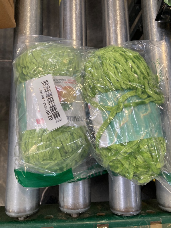 Photo 1 of 2 * 100g Velvet Chenille Chunky Yarn, Handcrafts Weaving Soft Chenille Yarn for Crocheting Clearance, Used for Making Baby Yarn Blanket, Clothes, Knitting Creations (Grass Green)