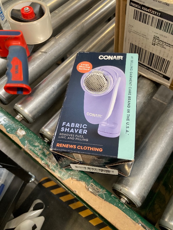 Photo 1 of Conair Fabric Shaver and Lint Remover, Battery Operated Portable Fabric Shaver, Lavender