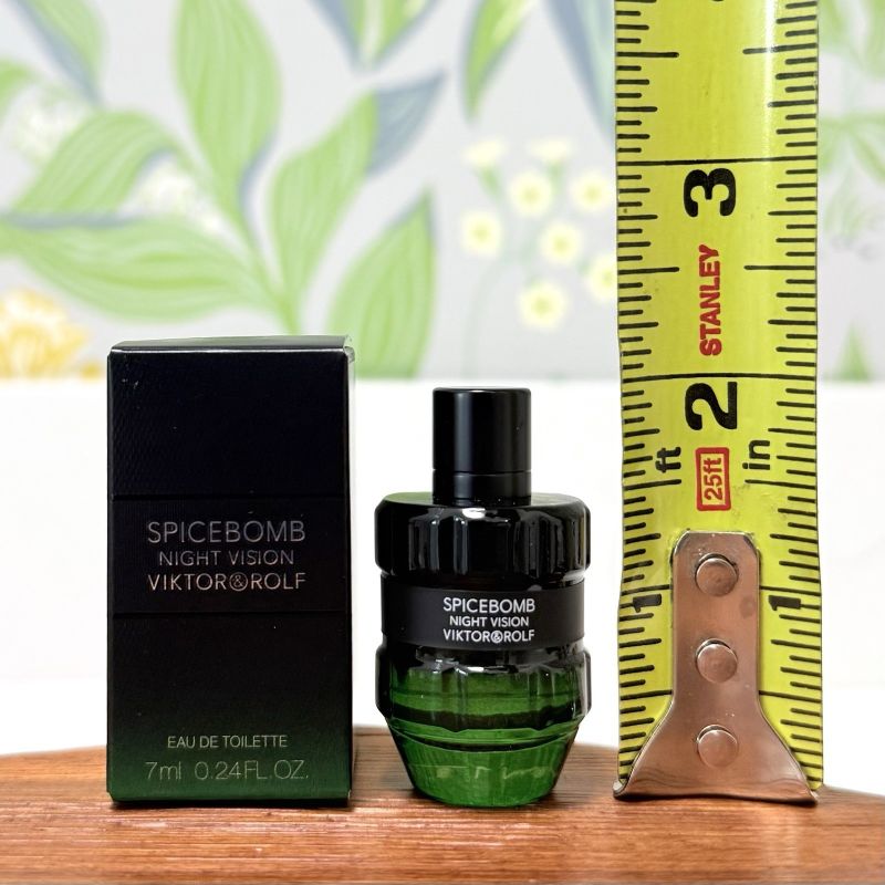 Photo 1 of MINI - Viktor Rolf Spicebomb Night Vision Eau De Toilette Mini Travel 7ml