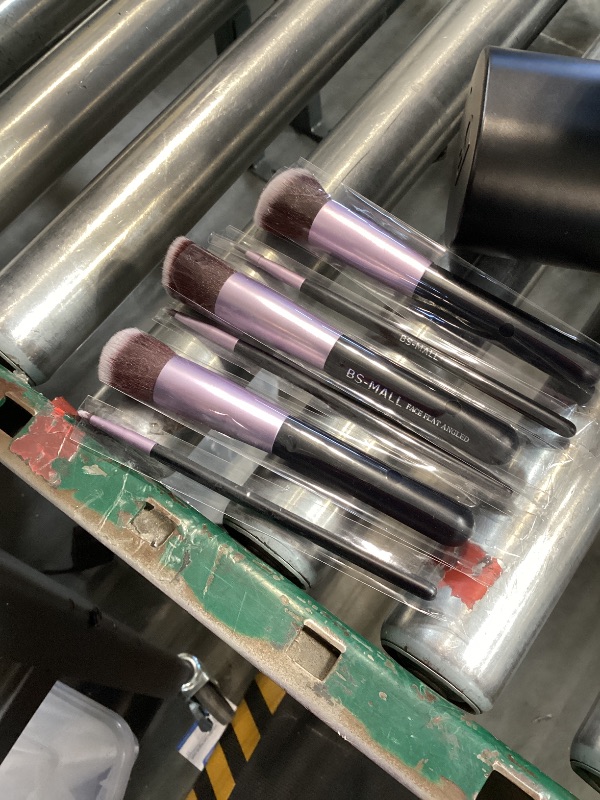 Photo 1 of MAKEUP BRUSHES