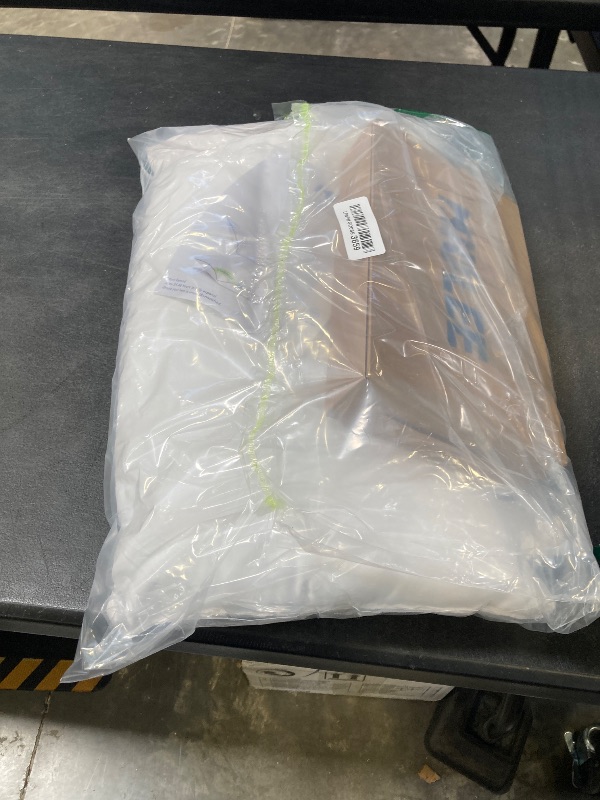 Photo 1 of miulee pillow