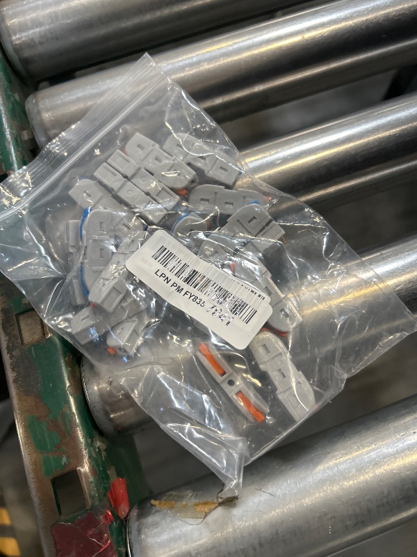 Photo 1 of 30Pcs Quick Connect Electrical Splicing Wire Connectors Kit Lever Wire Connectors Compact Butt Splice Inline Terminals AWG 28-12 1 in 1 Out Insulated Terminal for Home Terminal Block Connector