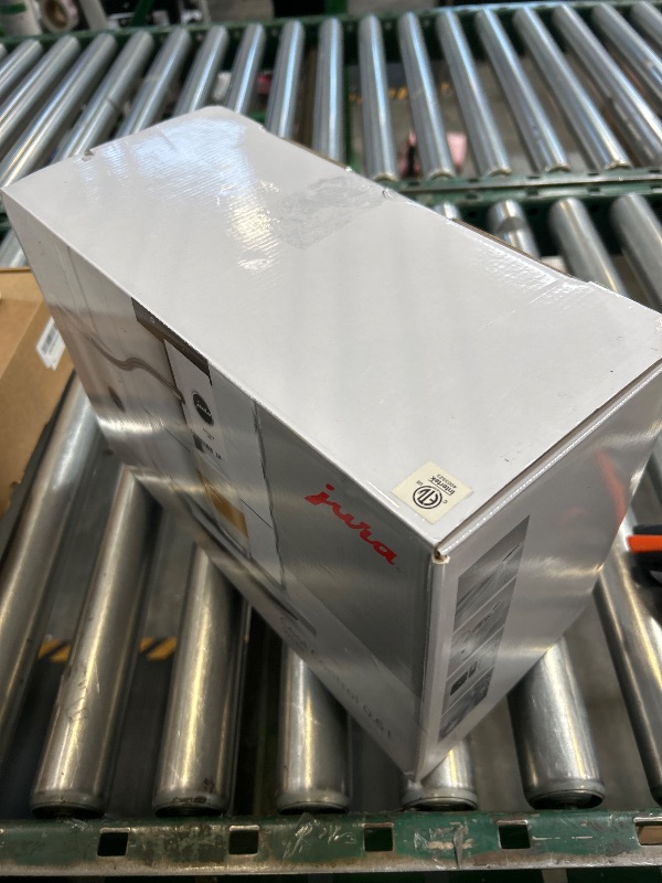Photo 1 of Jura Cool Control 0.6L, White