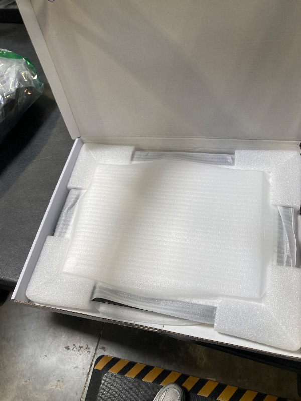 Photo 1 of HUION L4S LED Light Box A4 Ultra-Thin USB Powered Adjustable Light Pad for Tracing