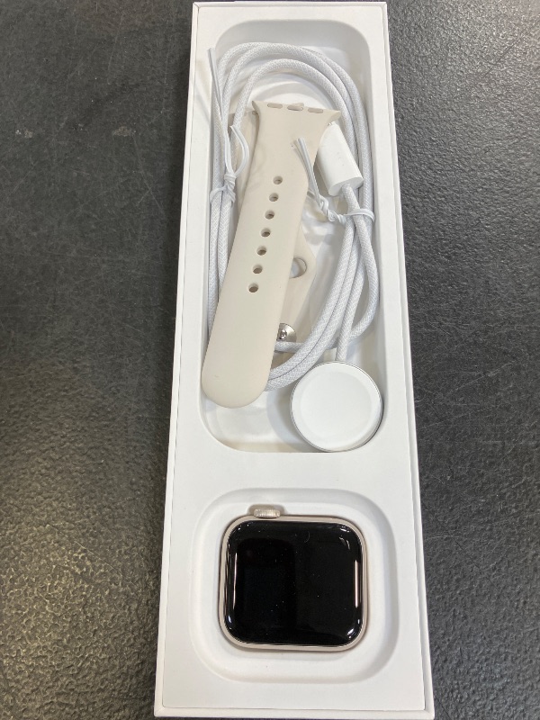 Photo 1 of !!SEE CLERK NOTES!! Apple Watch SE 3 [GPS 40mm] Smartwatch with Starlight Aluminum Case with Starlight Sport Band - S/M. Fitness and Sleep Trackers, Heart Rate Monitor, Always-On Display, Water Resistant