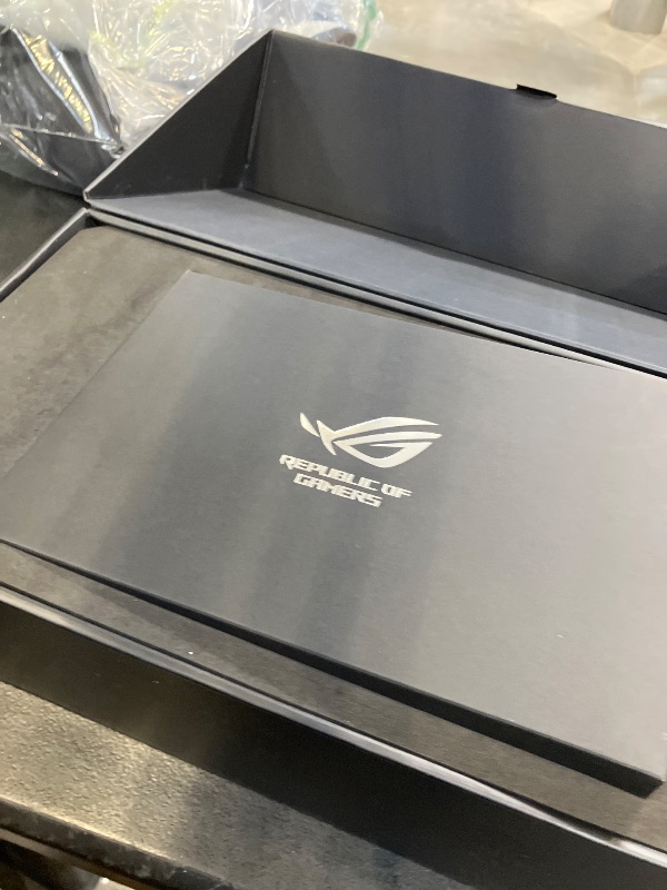 Photo 1 of ASUS ROG Astral GeForce RTX™ 5090 OC Edition Graphics Card, NVIDIA (PCIe® 5.0, 32GB GDDR7, HDMI®/DP 2.1, 3.8-Slot, 4-Fan Design, Axial-tech Fans, Patented Vapor Chamber, Phase-Change GPU Thermal Pad)
