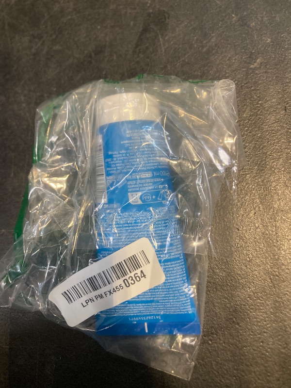 Photo 1 of La Roche-Posay Effaclar Clarifying Clay Face Mask for Oily Skin, Unclogs Pores and Controls Shine Without Over-Drying, Packaging May Vary