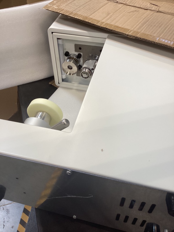 Photo 1 of Commercial soda can sealer