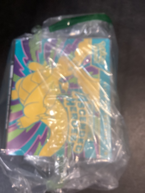 Photo 1 of Pokemon TCG: 3 Pack Blister - Sword and Shield Lost Origin (Random Promo)