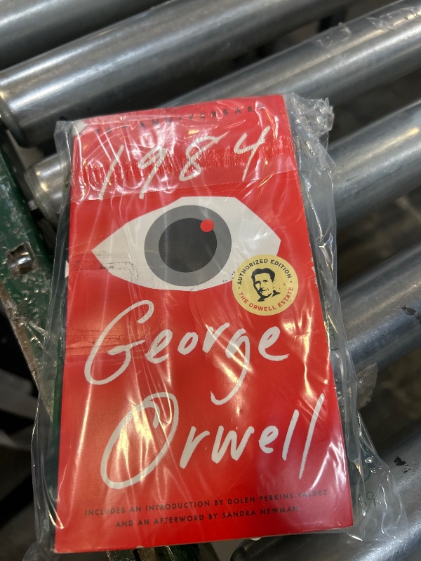 Photo 1 of 1984 (Essential Orwell Classics)
