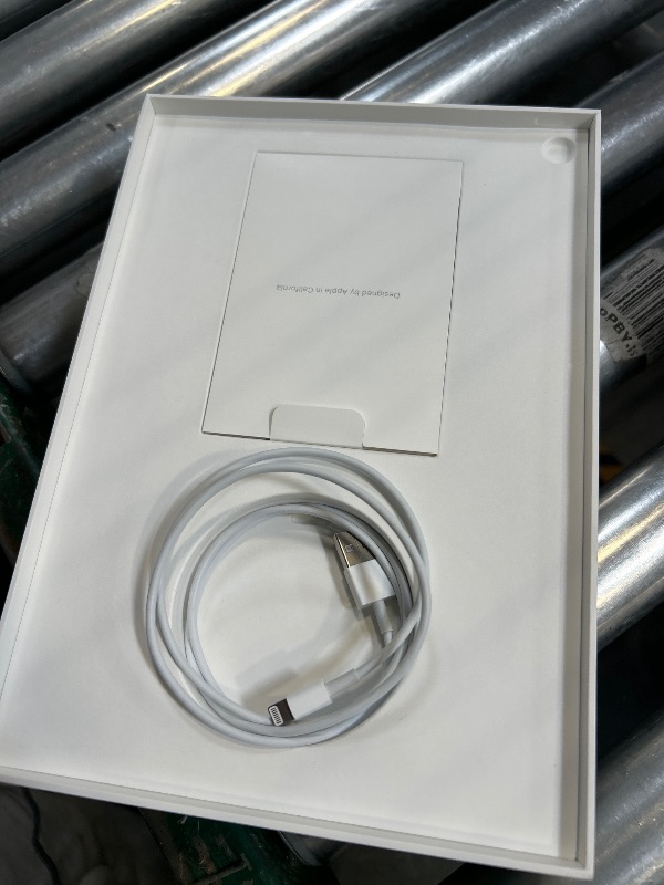 Photo 1 of Apple iPad Pro (10.5-inch, Wi-Fi + Cellular, 64GB) - Rose Gold (Previous Model)