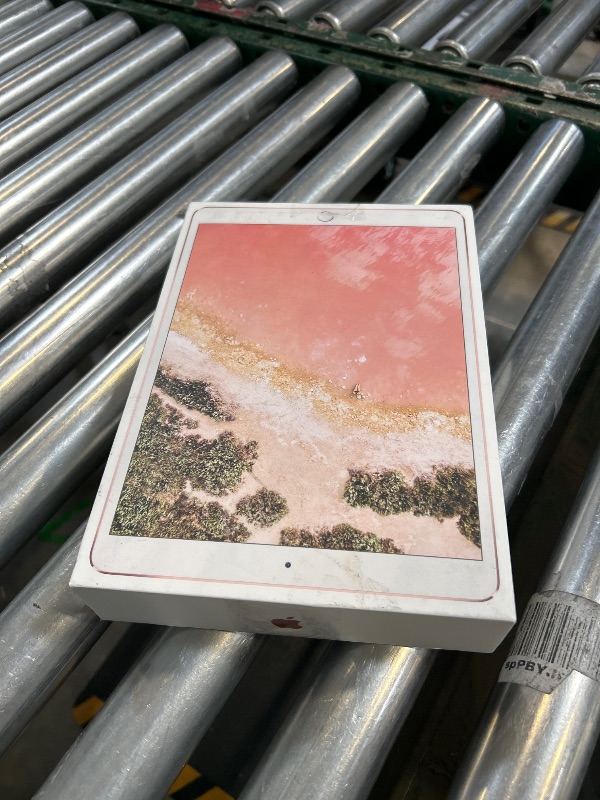Photo 1 of Apple iPad Pro (10.5-inch, Wi-Fi + Cellular, 64GB) - Rose Gold (Previous Model)