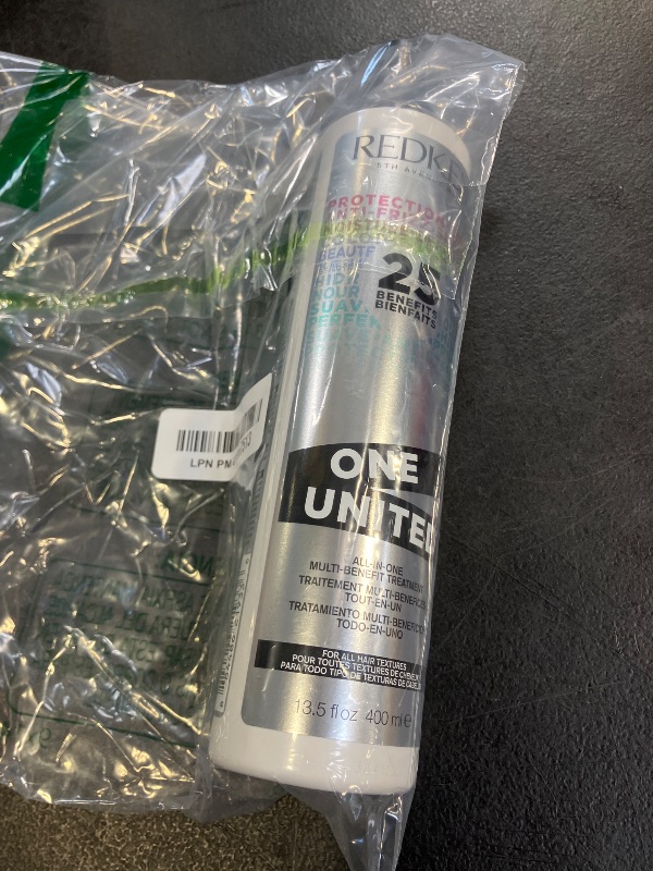 Photo 1 of Redken One United Leave In Conditioner Spray - Multi-Benefit Leave In Treatment For All Hair Types, Heat Protectant & Detangler Spray, Paraben-Free