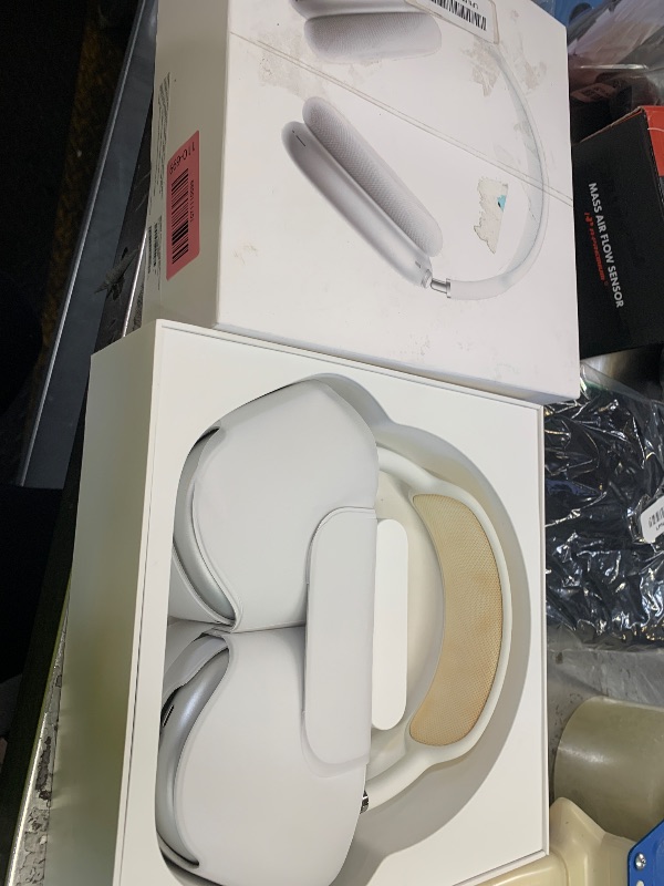 Photo 1 of Apple AirPods Max Wireless Over-Ear Headphones, Active Noise Cancelling, Transparency Mode, Personalized Spatial Audio, Dolby Atmos, Bluetooth Headphones for iPhone – Silver