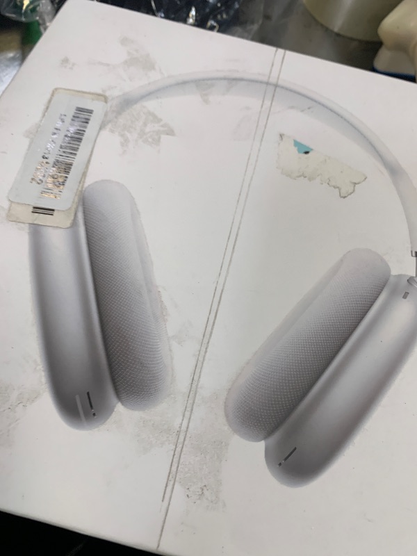 Photo 1 of Apple AirPods Max Wireless Over-Ear Headphones, Active Noise Cancelling, Transparency Mode, Personalized Spatial Audio, Dolby Atmos, Bluetooth Headphones for iPhone – Silver