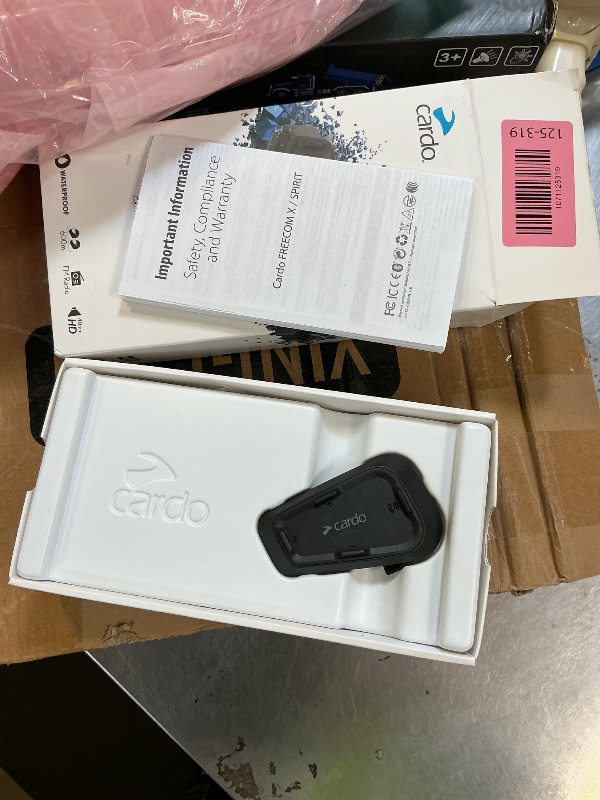 Photo 1 of Cardo Systems Spirit HD Motorcycle Bluetooth Communication Headset, 2-Way Bluetooth, Thin 40mm Speakers, Waterproof, Universal Connectivity - Single Pack
