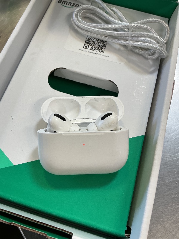 Photo 1 of Apple AirPods Pro (2nd Generation) with MagSafe Charging Case (USB-C) (Renewed Premium)
Super dirty 