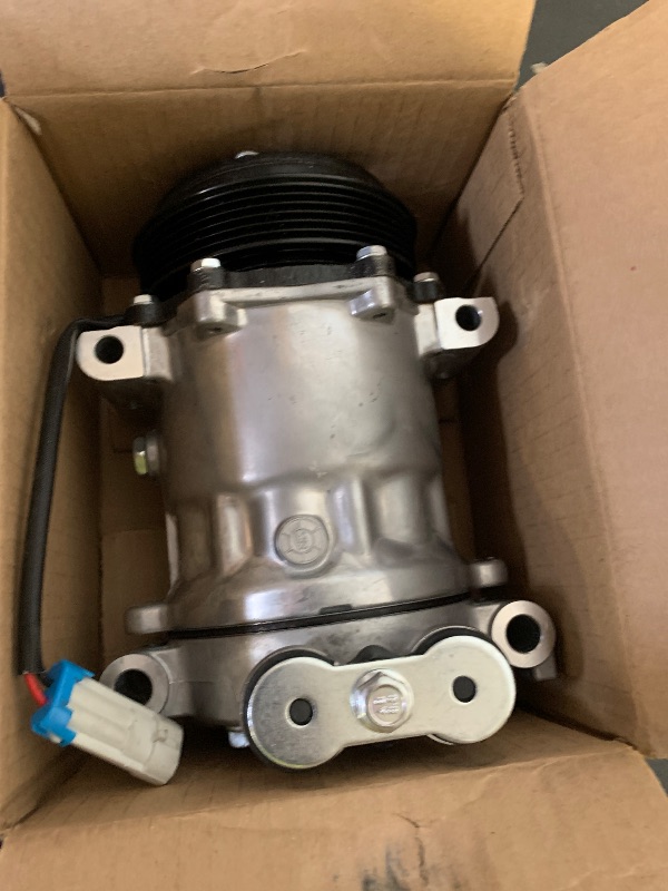 Photo 1 of GDUKOP Air Conditioner AC Compressor with Clutch Compatible with 1996-1999 Chevrolet GMC C1500/ K1500 P30 P1500, Blazer C/K2500 C/K3500 Tahoe Yukon, Sonora Replace CO 20151C, 1520151, 1520421, 1522124