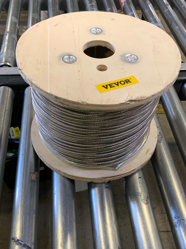 Photo 1 of VEVOR 316 Stainless Steel Cable 500FT Stainless Steel Wire Rope of 5/32 Inch Diameter and 1x19 Construction 3300 LBS Breaking Strength Steel Cable for Outdoor Railing Decking DIY Balustrade
